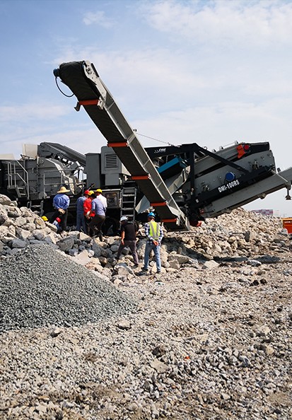 移動(dòng)式破碎篩分設(shè)備，助您成功路上一臂之力