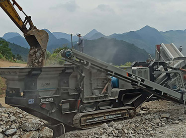 廣東清遠(yuǎn)時(shí)產(chǎn)180-220噸石灰石履帶式移動破碎生產(chǎn)線